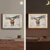 Schotse Hooglander - Winterlandschap - Landelijk - Bergen - Doorkijk Light Box met batterij (Wandlamp) middel -sfeer3