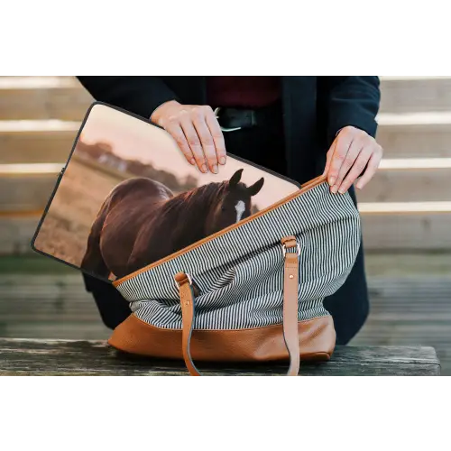 Paard - Zonsondergang - Bruin laptophoes neopreen klein -tas