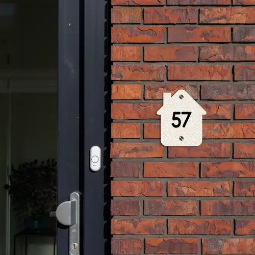 Beige panterprint - Traditioneel Naambord Huisje klein -sfeer2