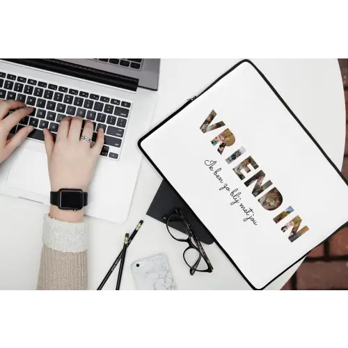 Vriendin - Lettercollage laptophoes neopreen klein -bureau