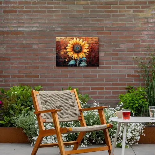 Zonnebloem op Bakstenen Muur Tuinposter op houten frame 2 cm dik klein -sfeer3
