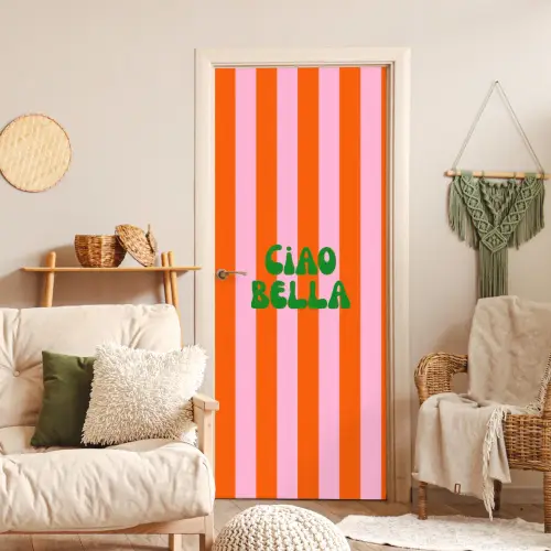Strepen - Oranje - Verticaal - Ciao bella deurposter klein -sfeer2