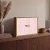 Nice - Strepen - Roze Light Box met batterij (Wandlamp) middel -sfeer2