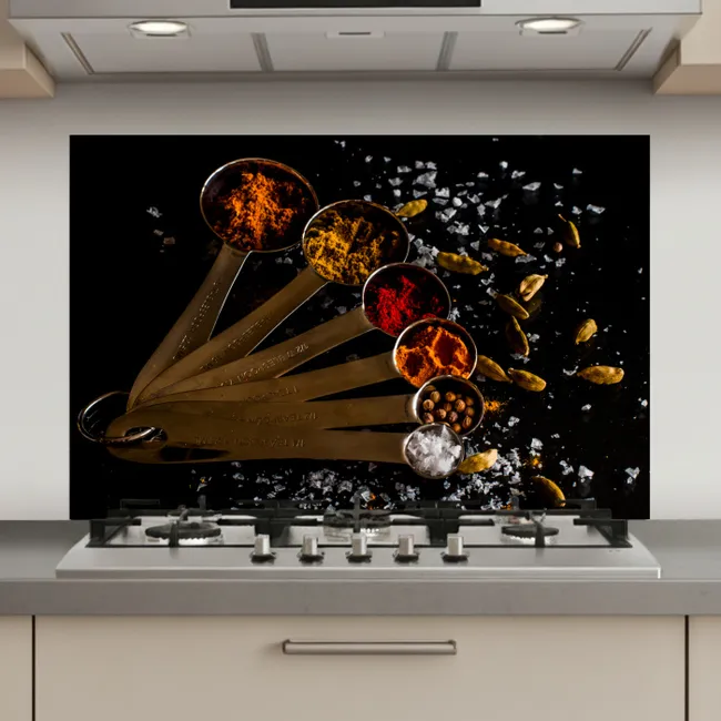 Kruiden - Lepels - Zout - Specerijen - Zwart keuken achterwand spatscherm klein -3d_website