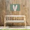 Hazen - Oren - Roze Tuinposter op houten frame 2 cm dik klein -sfeer4