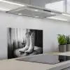 Wijn - Cowboylaarzen - Raamlicht - Wit keuken achterwand spatscherm klein -3d_schuin