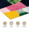 Abstract - Roze - Lappen - Vormen - Geel poster papier klein -closeup_NL