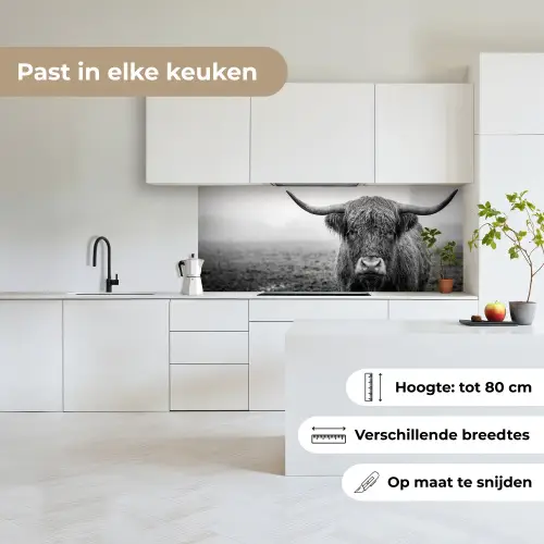 Schotse hooglander - Zwart - Wit - Gras keuken achterwand 2 middel -sfeer4_NL