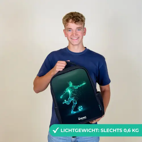 Voetballer trapt met kracht in digitale vorm Rugzak - Zwart middel -sfeer7_NL