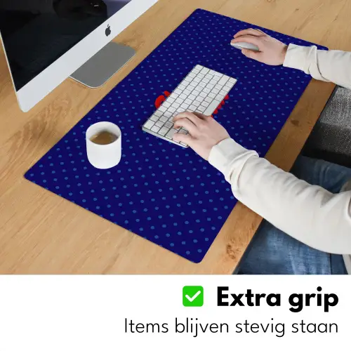 Yes fun - Rood - Blauw - Stippen Muismat XXL klein -sfeer3