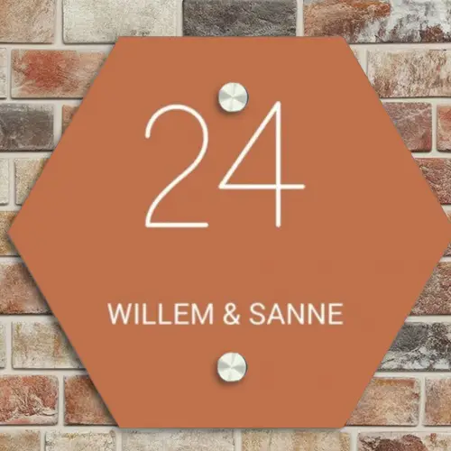 Terracotta - Klassiek Naambord Hexagon klein -sfeer2
