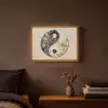 Yin Yang - Bloemen - Zwart - Wit - Vintage Light Box met batterij (Wandlamp) middel -sfeer4