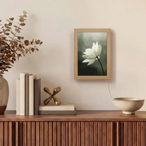 Wit - Lotus - Donker - Bloem Light Box met kabel (Tafellamp) klein -sfeer2