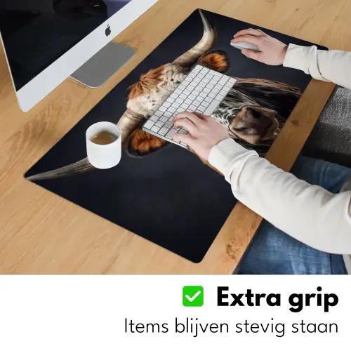 Stier - Kleurrijk - Hoorns Muismat XXL klein -sfeer3