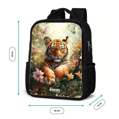 Tijger in bloemenveld met vlinders en zonlicht Rugzak - Zwart middel -productfoto_formaten