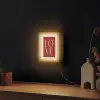Love - Rood - Minimalistisch Light Box met kabel (Wandlamp) klein -sfeer1