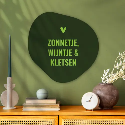 Donkergroen - Quote - Zon - Zomer Wandcirkel Organisch Aluminium middel -sfeer2