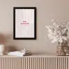 Focus on the good - Strepen - Roze - Smiley fotolijst zwart zonder passe partout klein -sfeer5