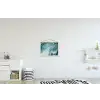 Binnenkant van een blauwe geode met gouden details uit de natuur textielposter latten blank klein -kinderkamer