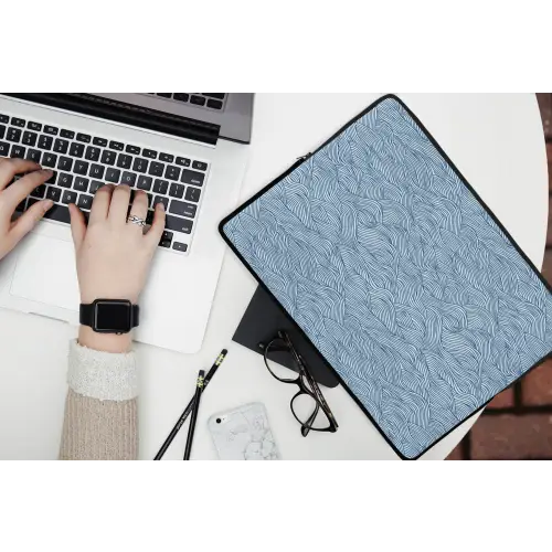 Golven - Ritmisch - Blauw laptophoes neopreen klein 279 -bureau