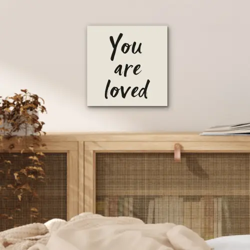 Minimalistisch - Beige - Love aluminium wit klein -sfeer3