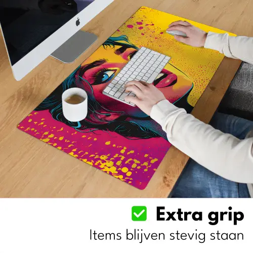 Close-up - Vrouwengezicht - Stippen - Geel Muismat XXL klein -sfeer3