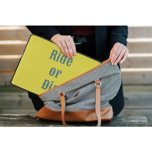 Ride or die - Geel - Blauw laptophoes neopreen klein -tas