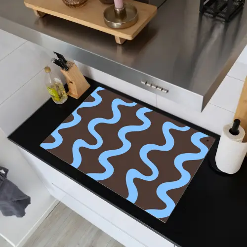 Kronkelende lijnen - Blauw - Bruin - Minimalistisch Inductie beschemer met haakjes klein 777 -sfeer1