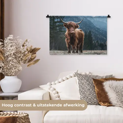 Schotse hooglander - Berg - Landschap - Bomen - Koe - Natuur Wandkleed katoen klein -sfeer1