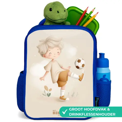 Jongen met een voetbal in beige kleuren Kinderrugzak - Blauw middel -inhoud_NL