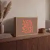 Yes girl you can - Oranje - Bruin Light Box met batterij (Wandlamp) middel -sfeer2