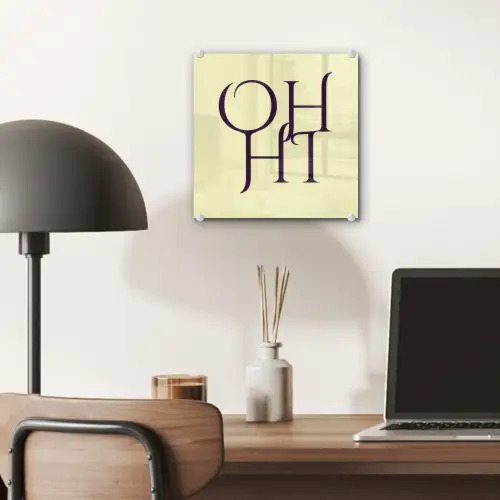 Oh hi - Geel - Monogram plexiglas 5mm klein -sfeer6