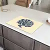 Blauw koraal - Vertakkingen - Beige Inductie beschermer vinyl 3mm klein -sfeer8