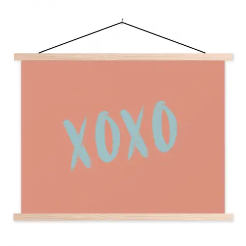 XOXO - Blauw - Perzikkleur textielposter latten blank klein -3d