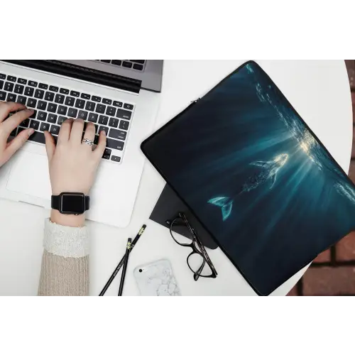 Walvis - Water - Zonnestralen - Blauw laptophoes neopreen klein -bureau