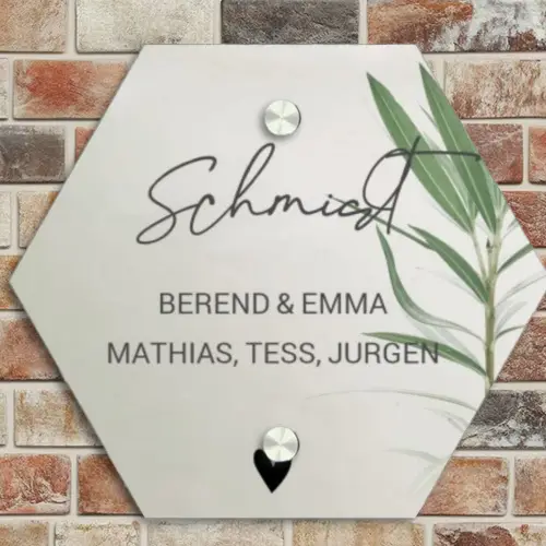 Lichtbeige met plant - Sierlijk Naambord Hexagon klein -sfeer2