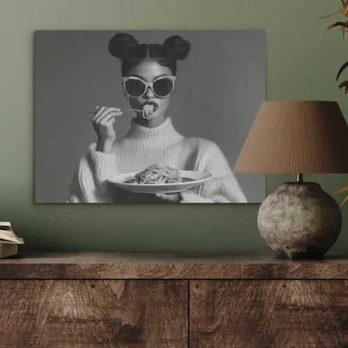 Vrouw - Pasta - Zonnebril PET vilt klein -sfeer2