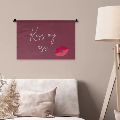 Kiss my ass - Lip - Bordeaux Wandkleed katoen klein -sfeer4