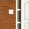 Wit met stippen - Sierlijk Naambord Vierkant klein -sfeer3-XS