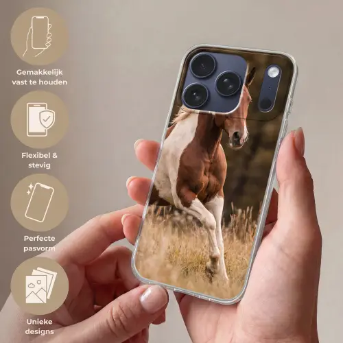 Paard - Bruin - Gras Telefoonhoesje iPhone 17 Pro klein -sfeer3_NL
