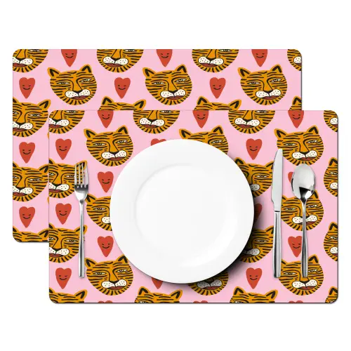Tijgerkoppen - Hartjes - Roze - Rood Placemat vinyl groot 368 -zzsfeer2_Kitchenyeah-website