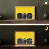 Geel - Think big - Grafisch Light Box met kabel (Tafellamp) klein -sfeer3