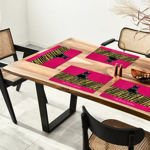 Kat - Baas - Roze - Tijgerprint Placemat vinyl groot -zzsfeer4_Kitchenyeah-website