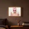 Vrouw - Roze - Wijn - Zonnebril Light Box met batterij (Wandlamp) middel -sfeer4