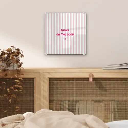 Focus on the good - Strepen - Roze - Smiley plexiglas 5mm klein -sfeer4