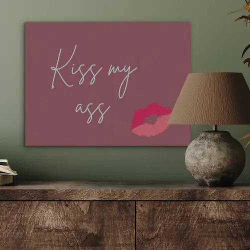 Kiss my ass - Lip - Bordeaux PET vilt klein -sfeer2