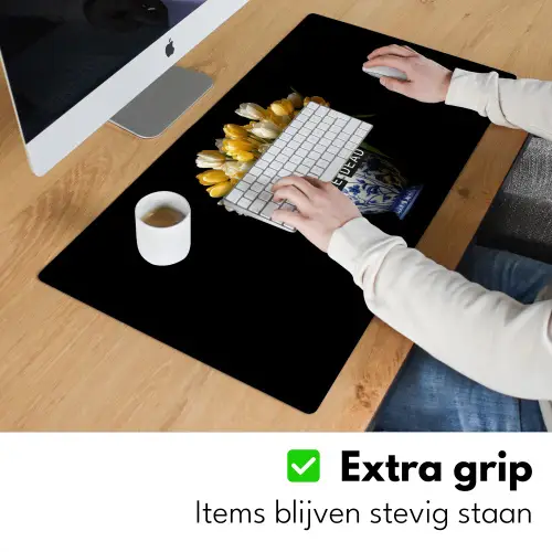 Quotes - Bloem - Tulp - Geel Muismat XXL klein -sfeer3