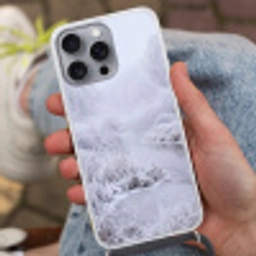 Rivier - Sneeuw - Bos - Winter - Schilderachtig Hoesje iPhone 16 Pro Max met koord klein -sfeer3