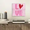 Love - Roze - Hart - Valentijn plexiglas 5mm klein -sfeer1