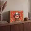 Vrouw - Kleurrijk - Dierenprint - Bloemen Light Box met batterij (Wandlamp) middel -sfeer2
